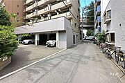 敷地東側の前面道路