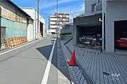 敷地北側の前面道路