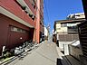 その他：大通りの裏側は静かな住宅地が広がっております。