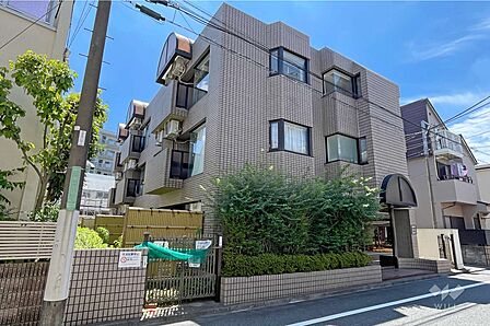 フェルテシモ祐天寺の外観(東側から)