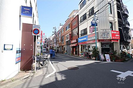 池尻大橋駅前商店街の外観