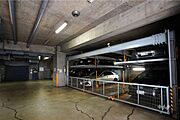 敷地内駐車場（屋内機械式）