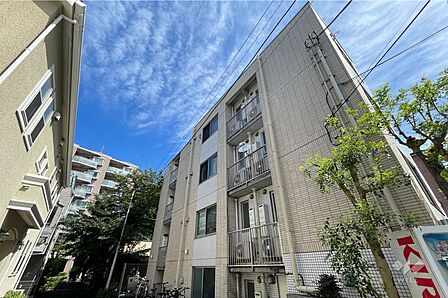 ルリオン三軒茶屋の外観(南西側から)
