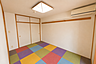 その他：東側和室約5.5帖（CG加工で家具を消しております）