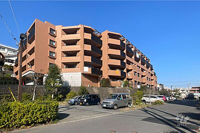 外観:コスモ宮前平コートフォルムの外観(南側から) 外観:コスモ宮前平コートフォルムの外観(南側から)