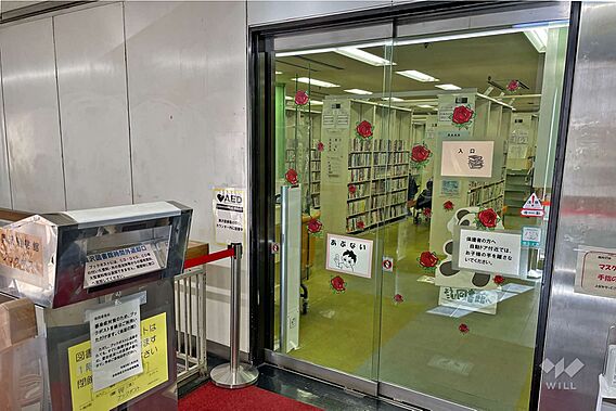 奥沢図書館の外...