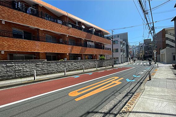 敷地南側前面道...