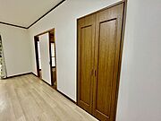 各居室に収納付、ナチュラルな木目調の収納扉はどんな家具にもマッチして、居心地の良いプライベートタイムを演出します。