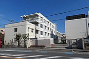 布施中学校　徒歩約１２分