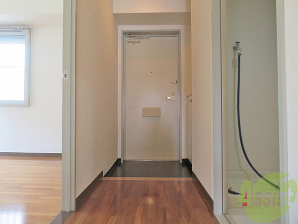 画像12:玄関はこちら広めになってますよ、シューズボックスも付いてます