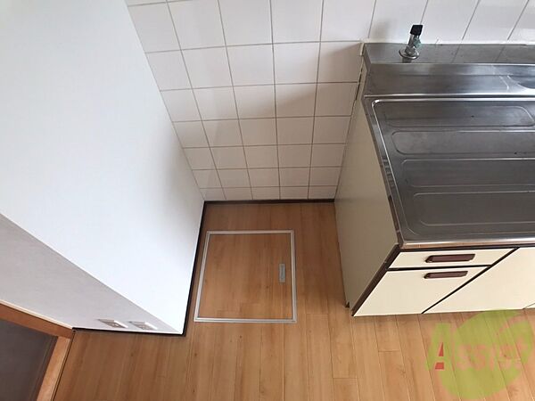 画像21:キッチンの横には冷蔵庫置場がありますよ。