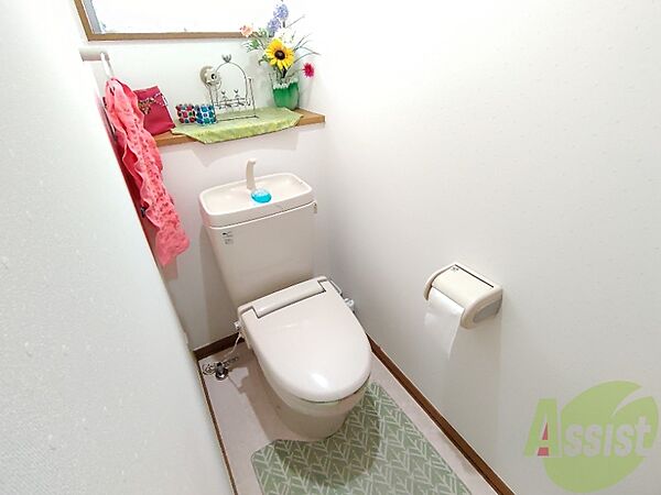 画像11:トイレは温水便座です。寒い冬でも安心ですね。