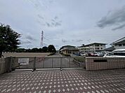 〈下野市立祇園小学校〉「かしこく　やさしく　たくましく」を教育目標に掲げ、知・徳・体のバランスの取れた全人教育を推進している学校です。