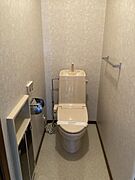 ２Fトイレ。各階にトイレを完備しています。