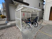 雨の日でも安心なサイクルポートがあります。