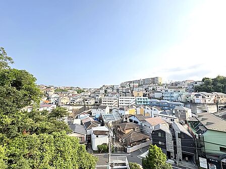 5階部分につき眺望良好！開放感がございます。※バルコニーからの眺望。