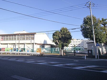 横浜市立南中学校(660m)