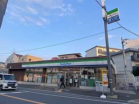 ファミリーマート　寝屋川池田本町店 500m