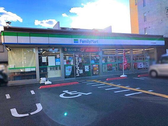 ファミリーマー...
