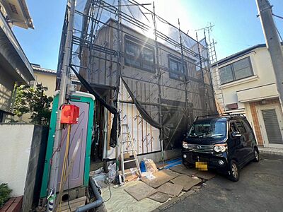 外観:【建築中】完成に向けて着々と進む、期待の新築戸建て。新しい住まいで始まる、家族の快適な暮らしを思い描きながら、完成を心待ちにできる一邸です。これからの新生活への期待が膨らむ、魅力的な住まいです。 外観:【建築中】完成に向けて着々と進む、期待の新築戸建て。新しい住まいで始まる、家族の快適な暮らしを思い描きながら、完成を心待ちにできる一邸です。これからの新生活への期待が膨らむ、魅力的な住まいです。
