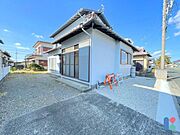「表札はどんなデザインが合うだろうか」「あの部屋は自分の部屋にしたいな」「ほしいと思っているあのソファは置けるかな」など自分がここに住んだら、どのようにしようかと考えながら楽しくご内覧ください♪