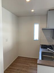 キッチンにも窓があるので、換気もできます