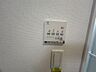 設備：浴室暖房+涼風+換気+乾燥機能付きで浴室での洗濯干しも可能！雨の多い時期や急いで乾かしたいときに便利な機能です！