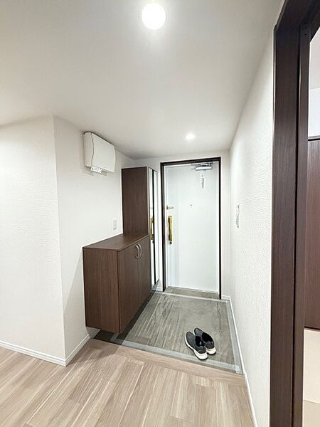 玄関を拡大表示