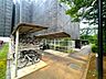 駐車場：自転車及びバイク用の駐輪場