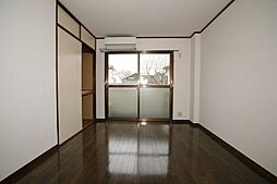 マンションワイズI 208 2階1Kのリビング/ダイニング