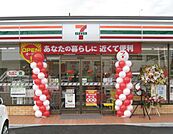 コンビニ（111m）