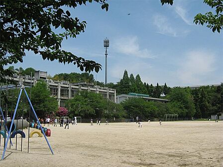 枚方市立さだ東小学校(834m)