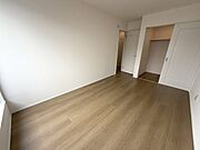 南側バルコニーに面した明るい洋室7帖