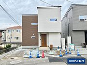 ツートンカラーで落ち着いた印象の外観です。シンプルながらもデザイン性があって、飽きのこない仕上がりです♪