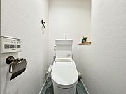 トイレも新品に交換済みです♪