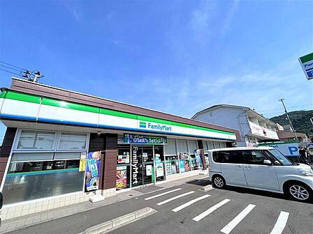 ファミリーマート 栗生四丁目店 443m