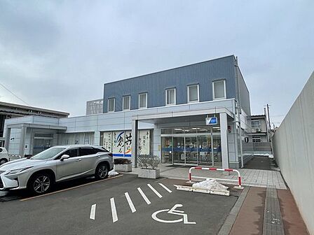 七十七銀行八幡町支店 637m