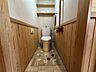 トイレ：トイレットペーパーや女性用品も収納できるスペースもあります◎