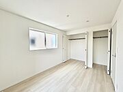 バルコニーと繋がっている寝室です♪