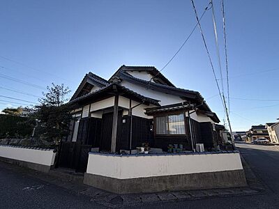 外観:角地で日当たり良好♪ 外観:角地で日当たり良好♪