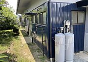 建物裏手／給湯設備も新しくしています