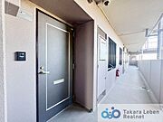落ち着いた雰囲気の玄関は大切なお客様を迎えるのに最適です。