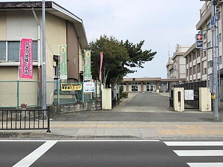 仙台市立沖野小学校 徒歩11分。 890m