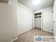 テレワークなどの作業部屋としても、季節家電などの物置としてもご使用いただけます。