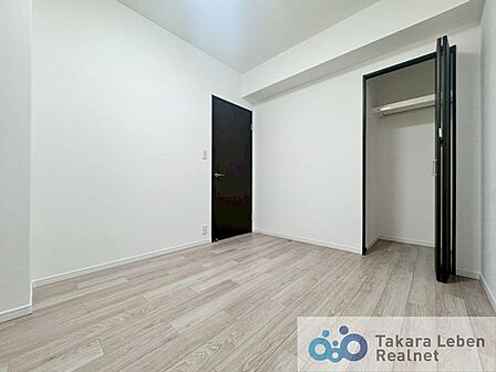 シンプルで使い勝手の良い洋室は、子ども部屋におすすめ。生活スタイルの変化にも柔軟に対応できます。