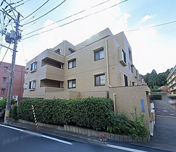 外観:JR仙山線「東照宮」駅まで徒歩5分の新耐震基準マンション。スーパー、コンビニ、薬局が徒歩圏内に揃う利便性良好な立地。 外観:JR仙山線「東照宮」駅まで徒歩5分の新耐震基準マンション。スーパー、コンビニ、薬局が徒歩圏内に揃う利便性良好な立地。