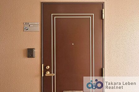 落ち着いた雰囲気の玄関は大切なお客様を迎えるのに最適です。