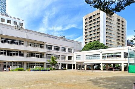 仙台市立東二番丁小学校 徒歩7分。 500m