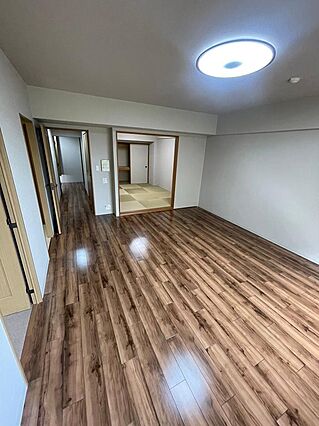 リビング/ダイ...