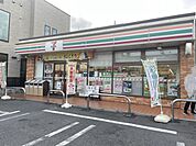 セブン-イレブン 東越谷6丁目店 560m